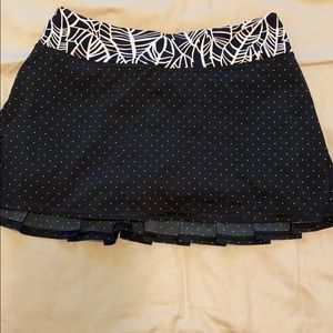 Black and white polka dot lulu lemon skirt